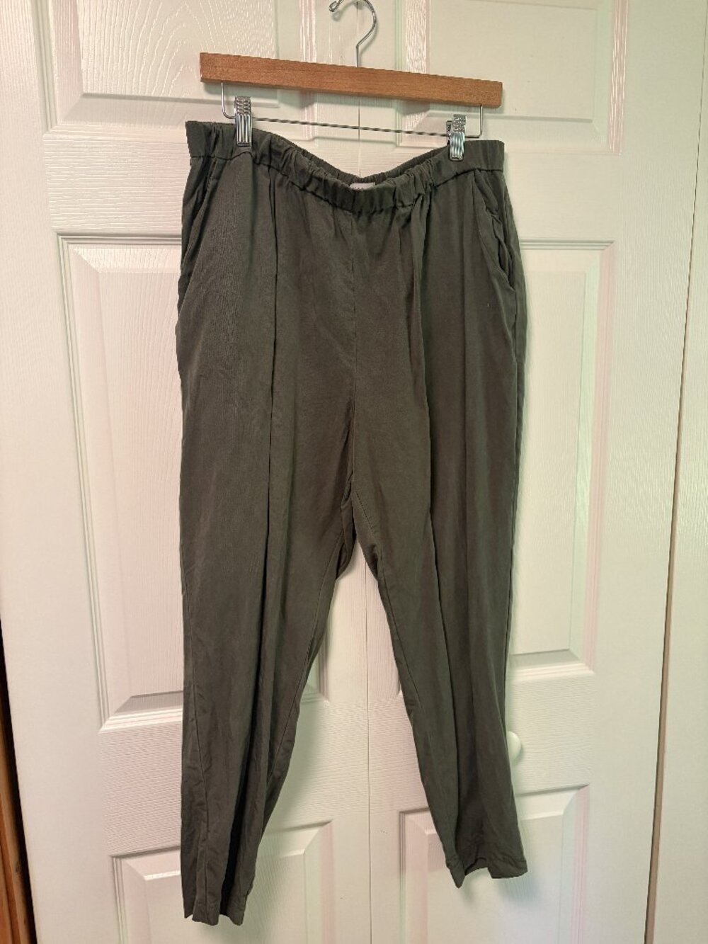 Vetta Olive Pull On Tencel Pant